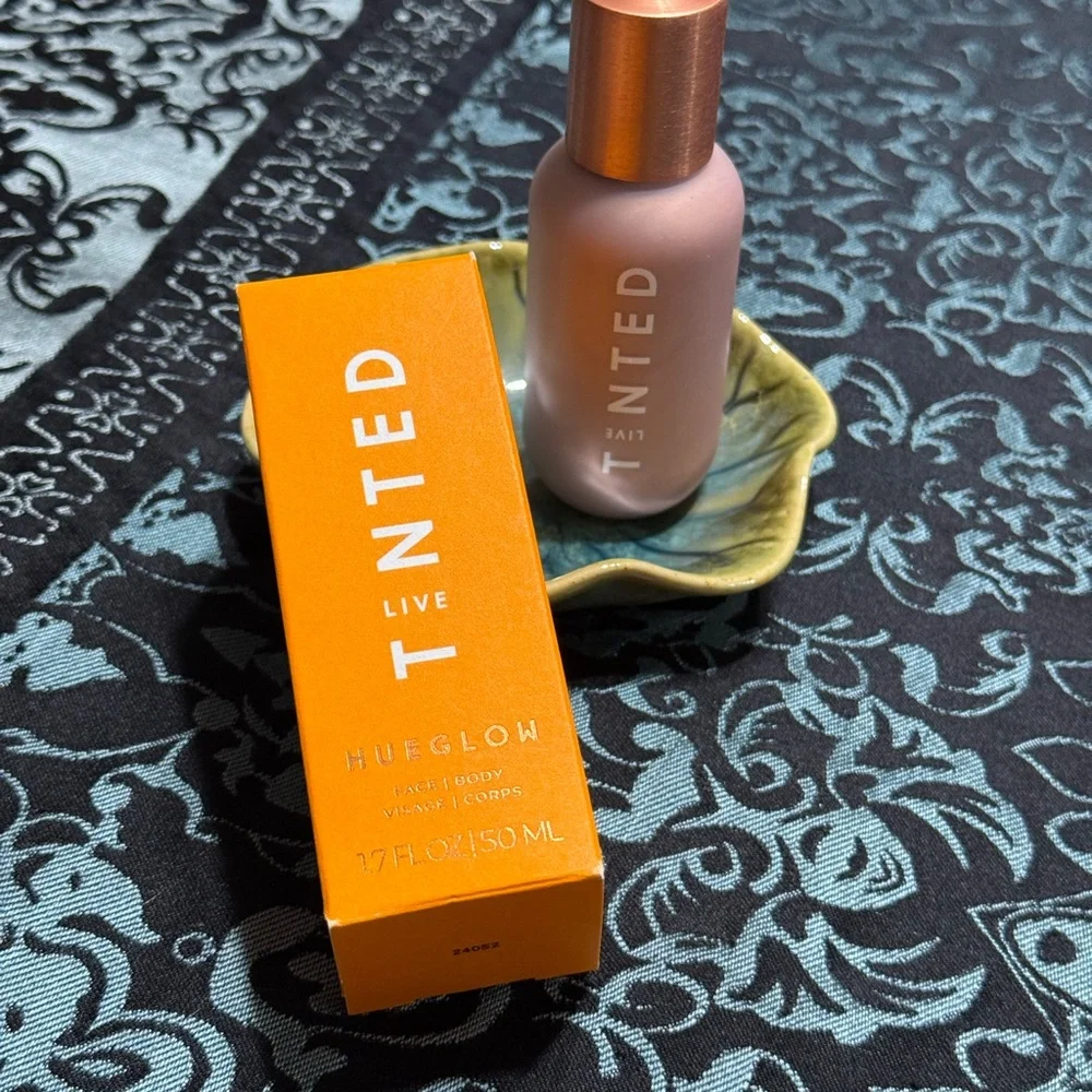 Live Tinted: Hueglow Jumbo Liquid Highlighter Drops